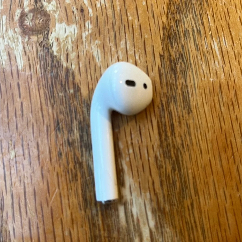 Genuine Apple Airpods Left (L) A2031 Bluetooth Left side Replacement ONLY